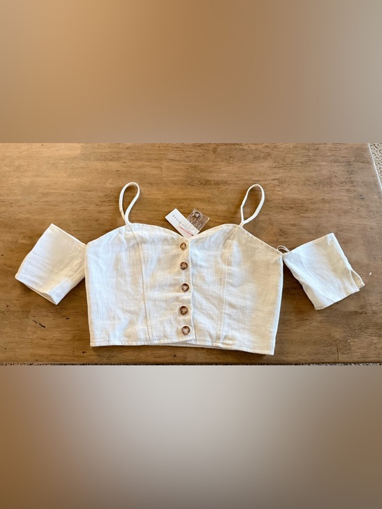 Moon River Tops - Moon River White Linen-Blend Button-Front Crop Top